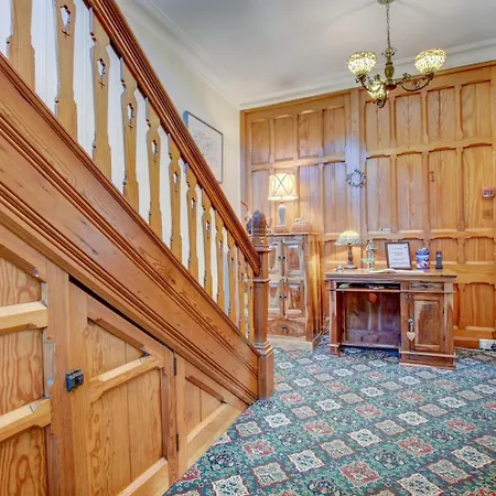 Bed & Breakfast The Grove 4*