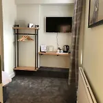 B&B The Grove 4*