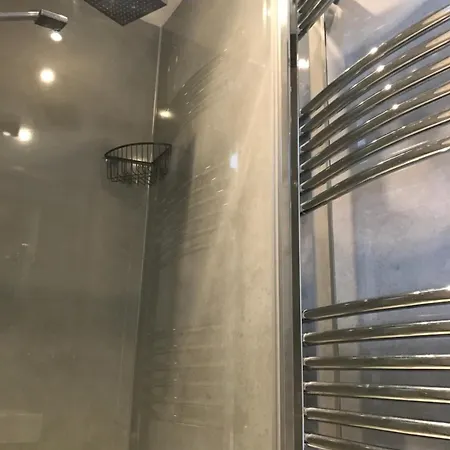 格罗夫旅馆 住宿加早餐酒店 4*