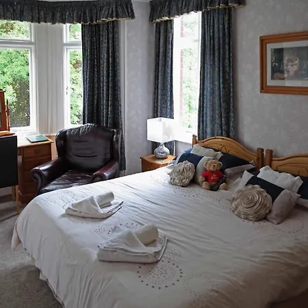 The Grove 4*