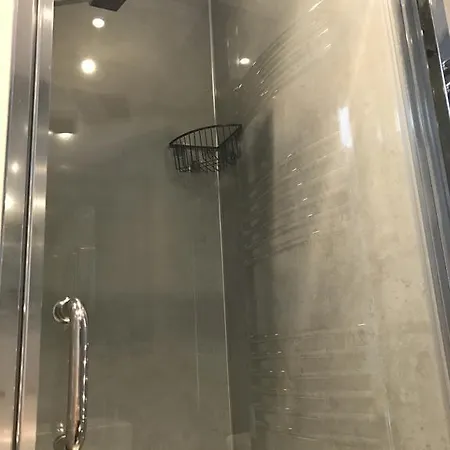 The Grove Nocleg ze śniadaniem